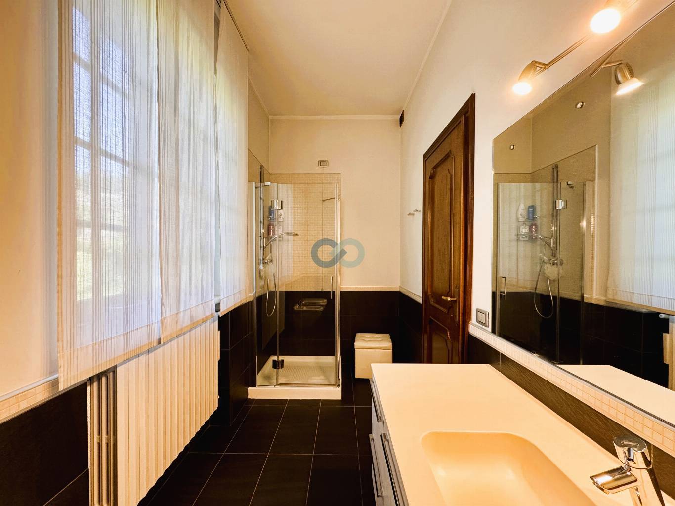 VILLA CON MAGAZZINO 55