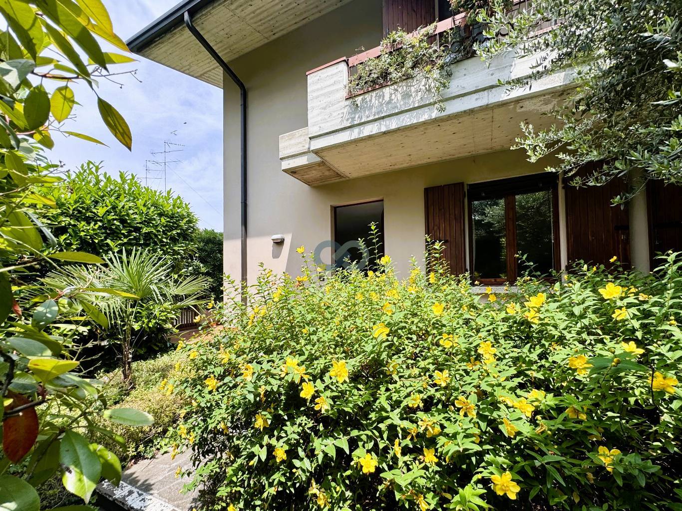 VILLA A SCHIERA 1