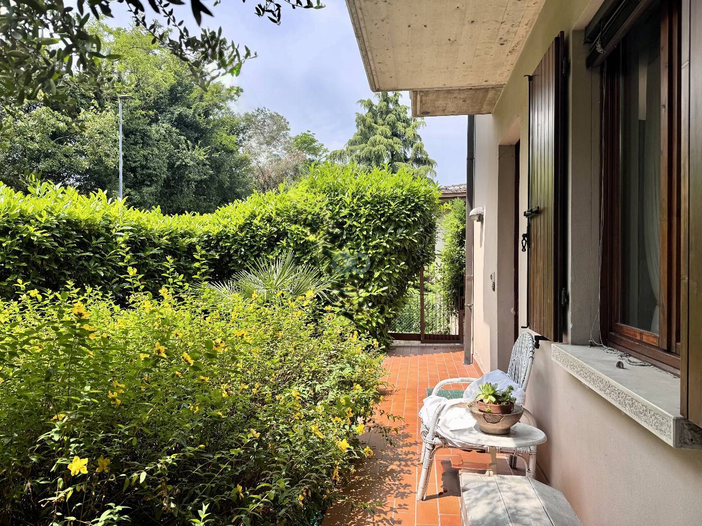 VILLA A SCHIERA 3