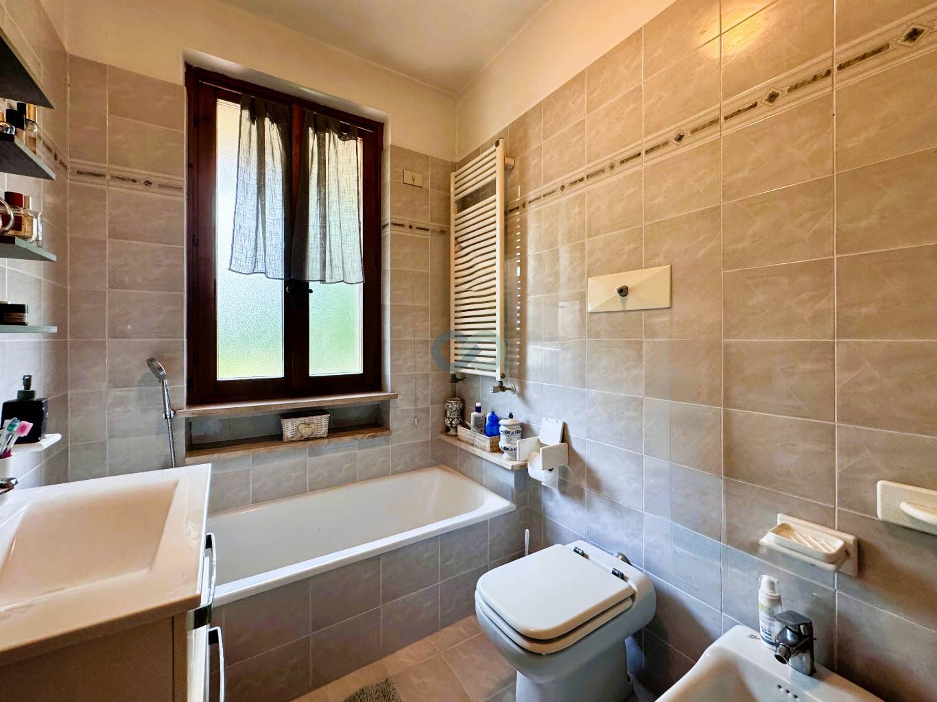 VILLA A SCHIERA 32