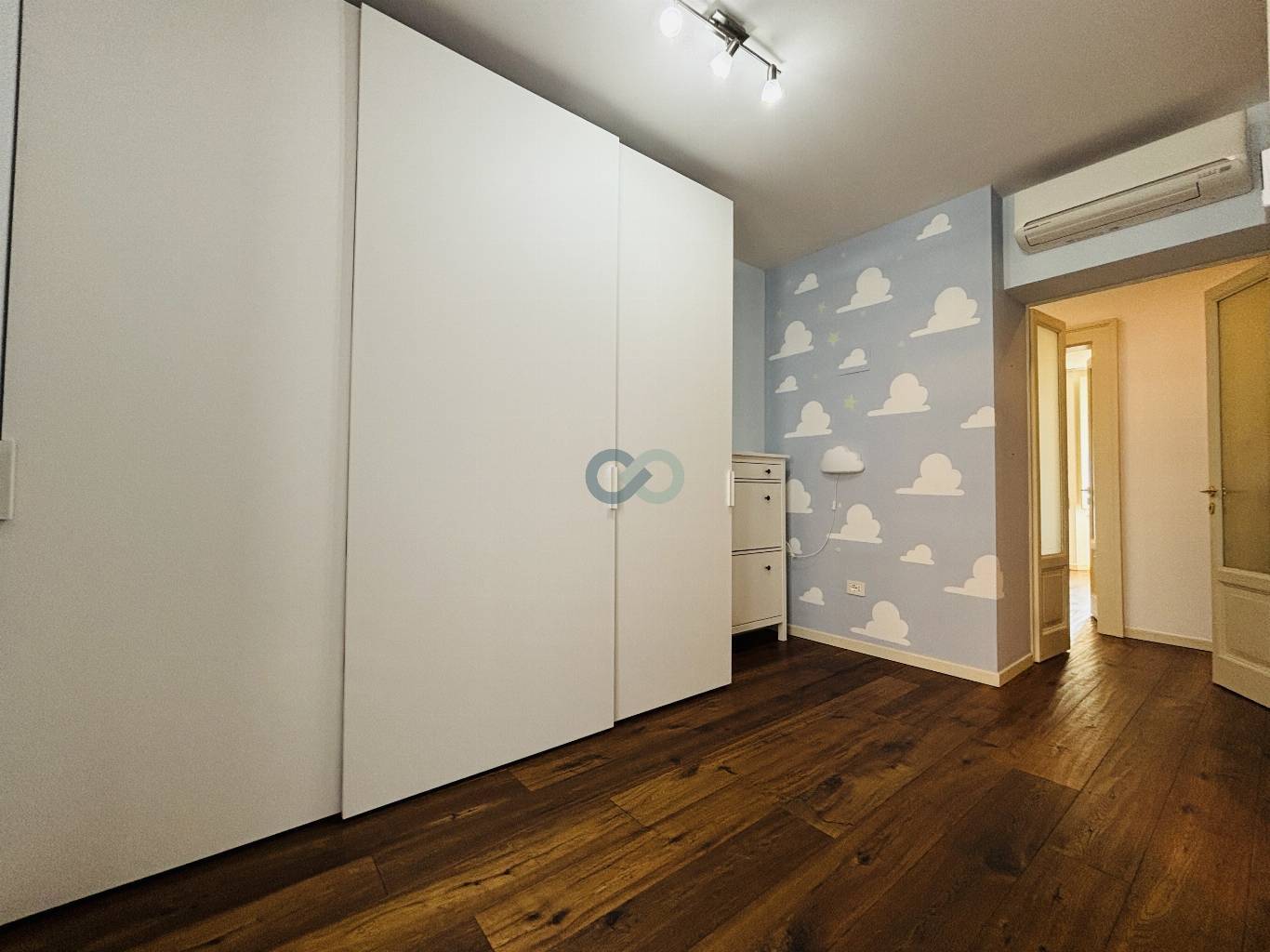 APPARTAMENTO CON AMPIO GIARDINO 24