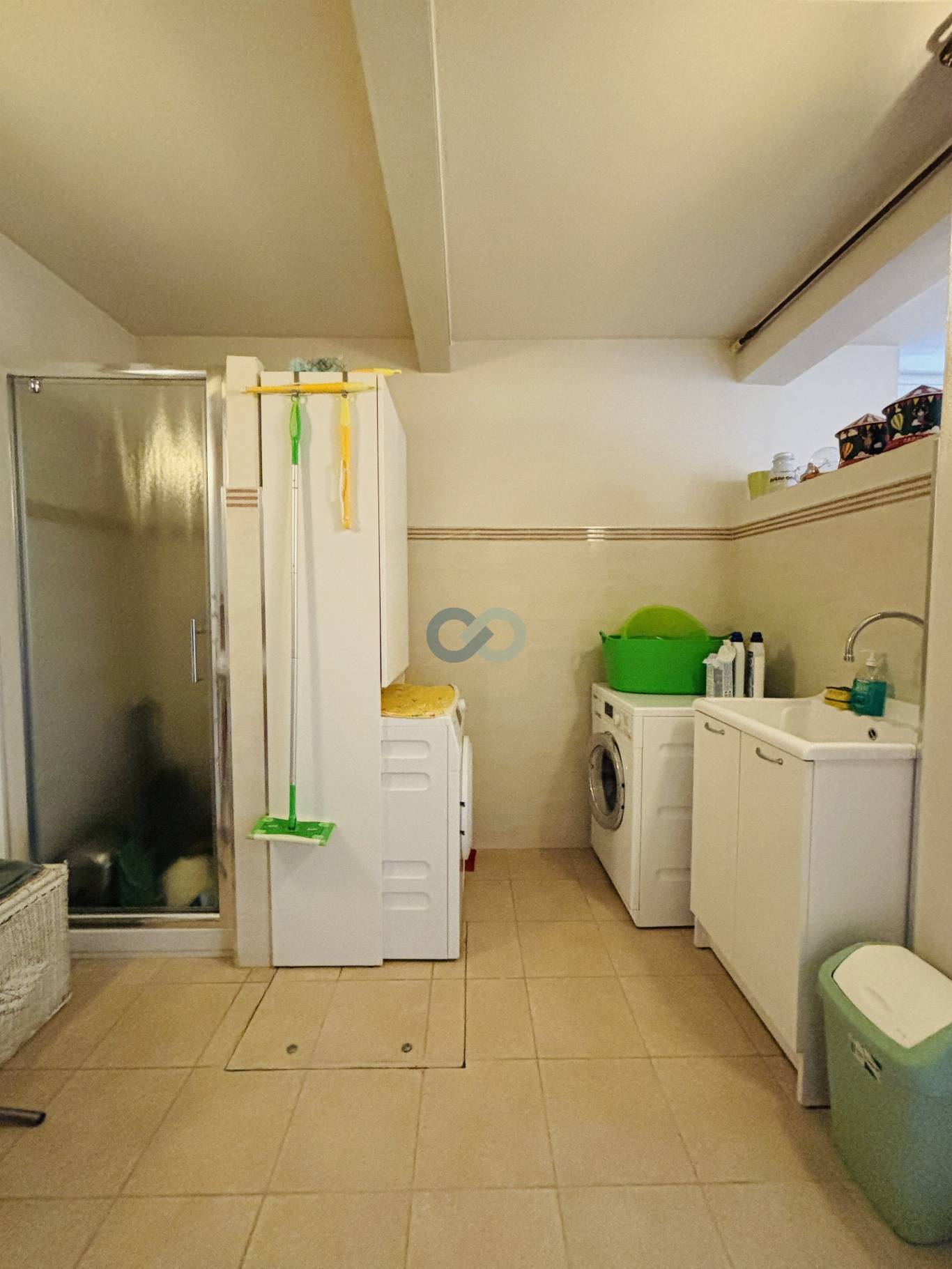 APPARTAMENTO CON AMPIO GIARDINO 27