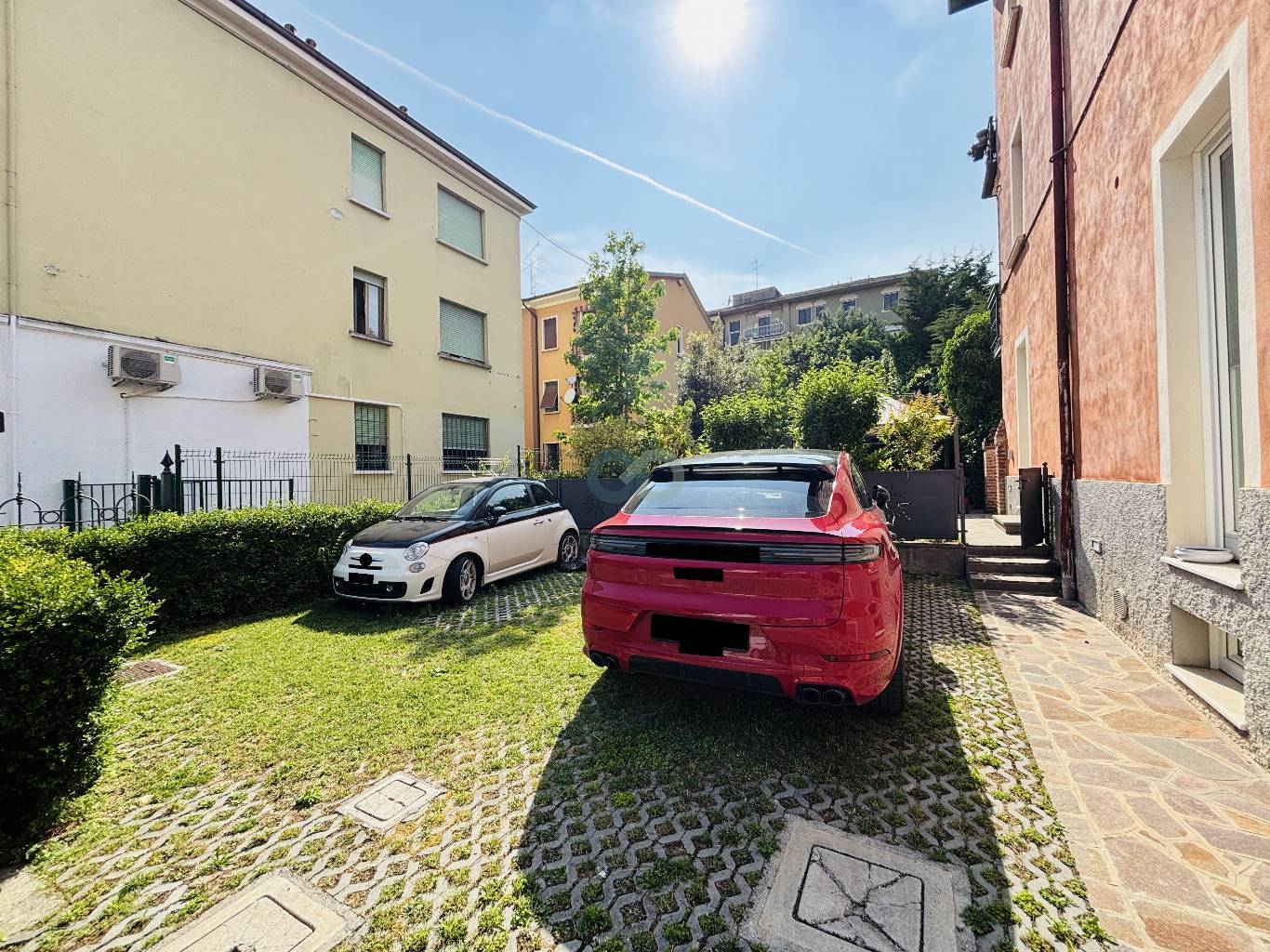 APPARTAMENTO CON AMPIO GIARDINO 28