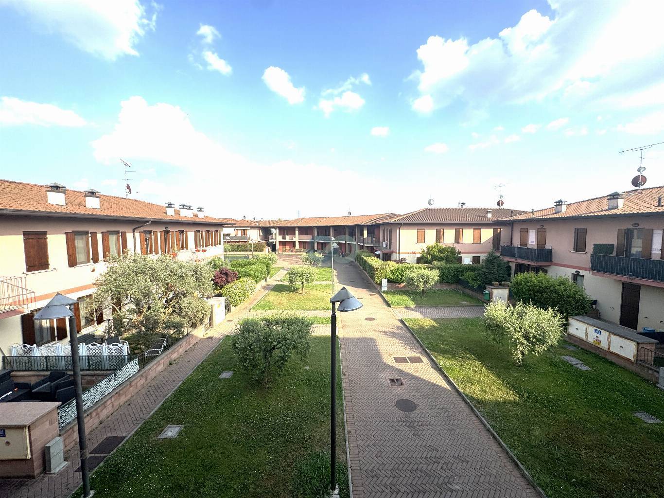APPARTAMENTO CON CANTINA E BOX AUTO DOPPIO 17