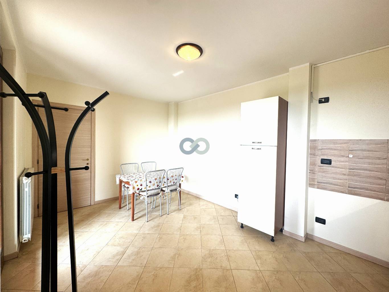 APPARTAMENTO CON CANTINA E BOX AUTO DOPPIO 4