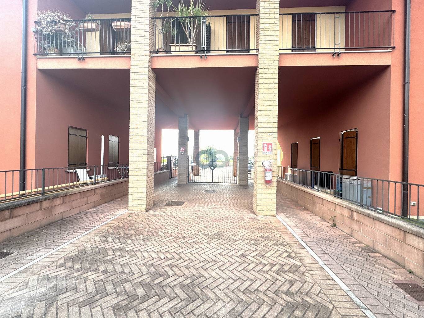 APPARTAMENTO CON CANTINA E BOX AUTO DOPPIO 18