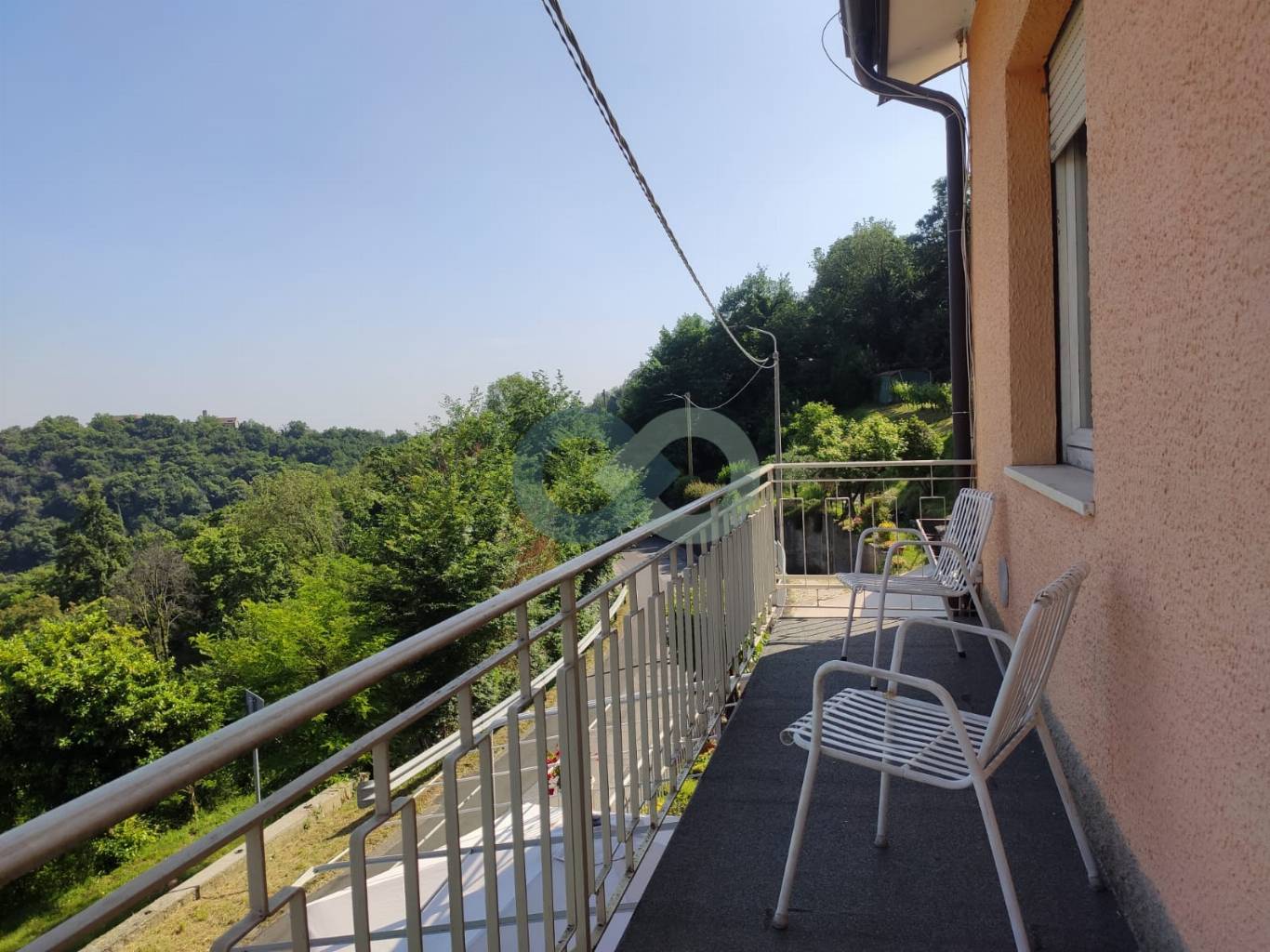 BILOCALE IN TRIFAMILIARE 6