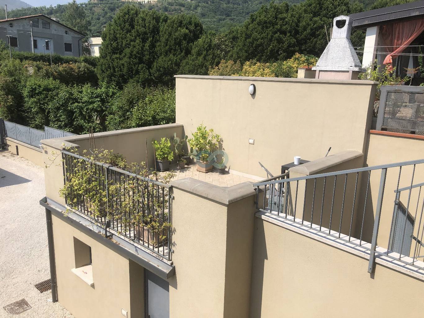 TRILOCALE IN TRIFAMILIARE 16