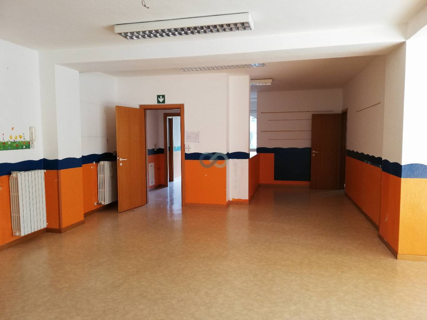 SPAZIO COMMERCIALE 18