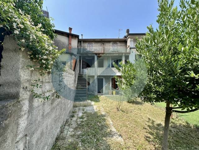 Porzione di casa cielo terra da ristrutturare 13