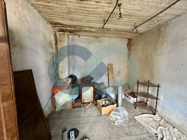 Porzione di casa cielo terra da ristrutturare 16