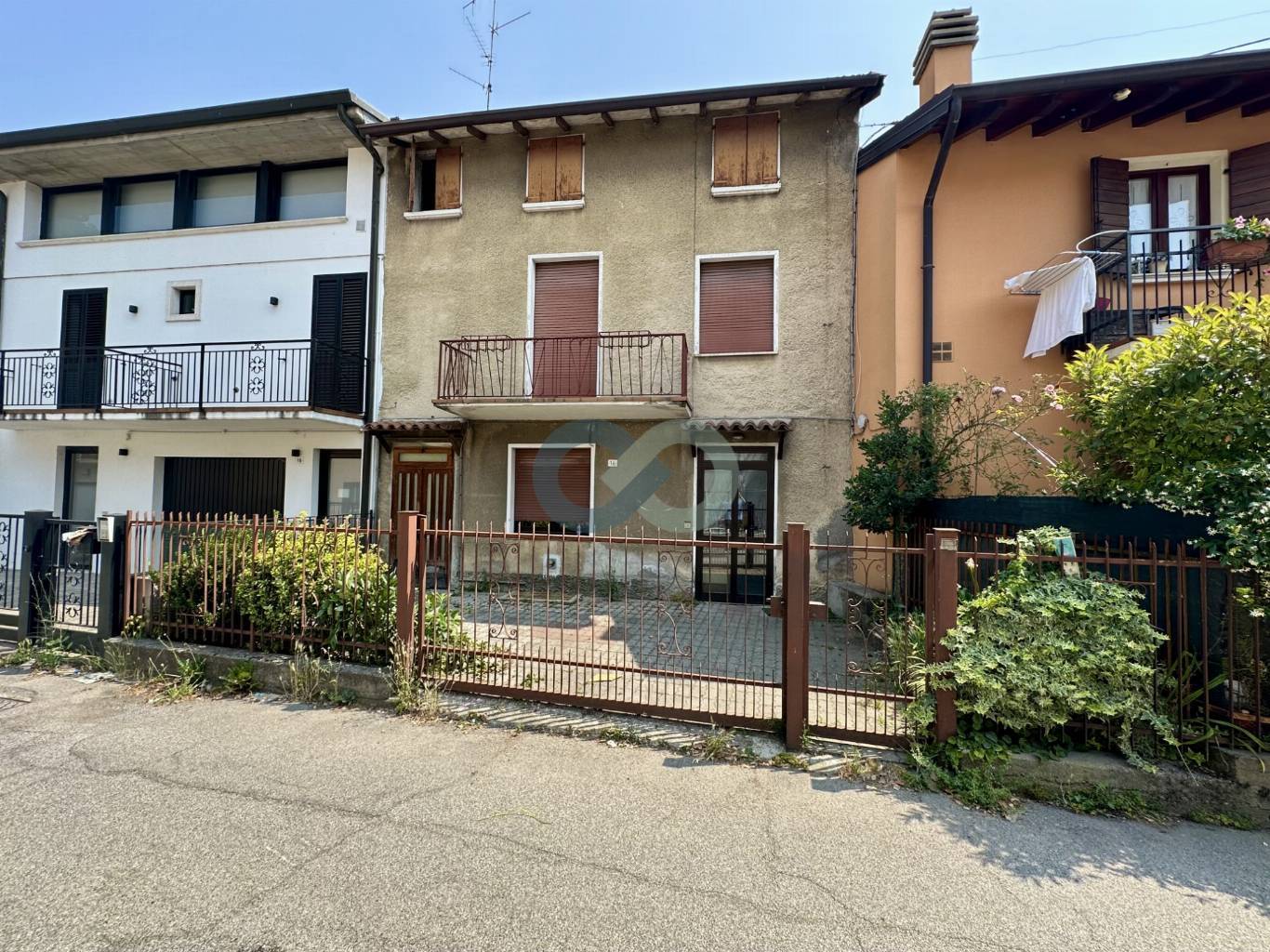 Porzione di casa cielo terra da ristrutturare 1