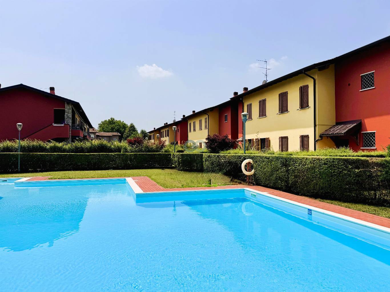 TRILOCALE CON PISCINA 3
