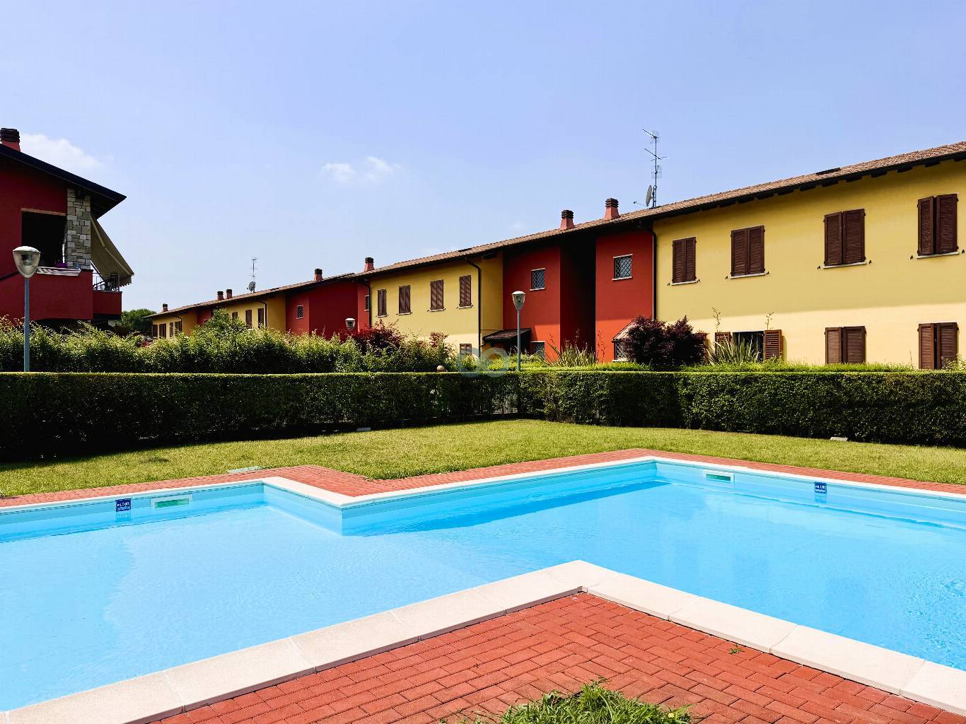 TRILOCALE CON PISCINA 4