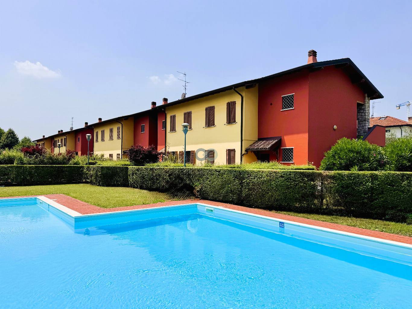 TRILOCALE CON PISCINA 5