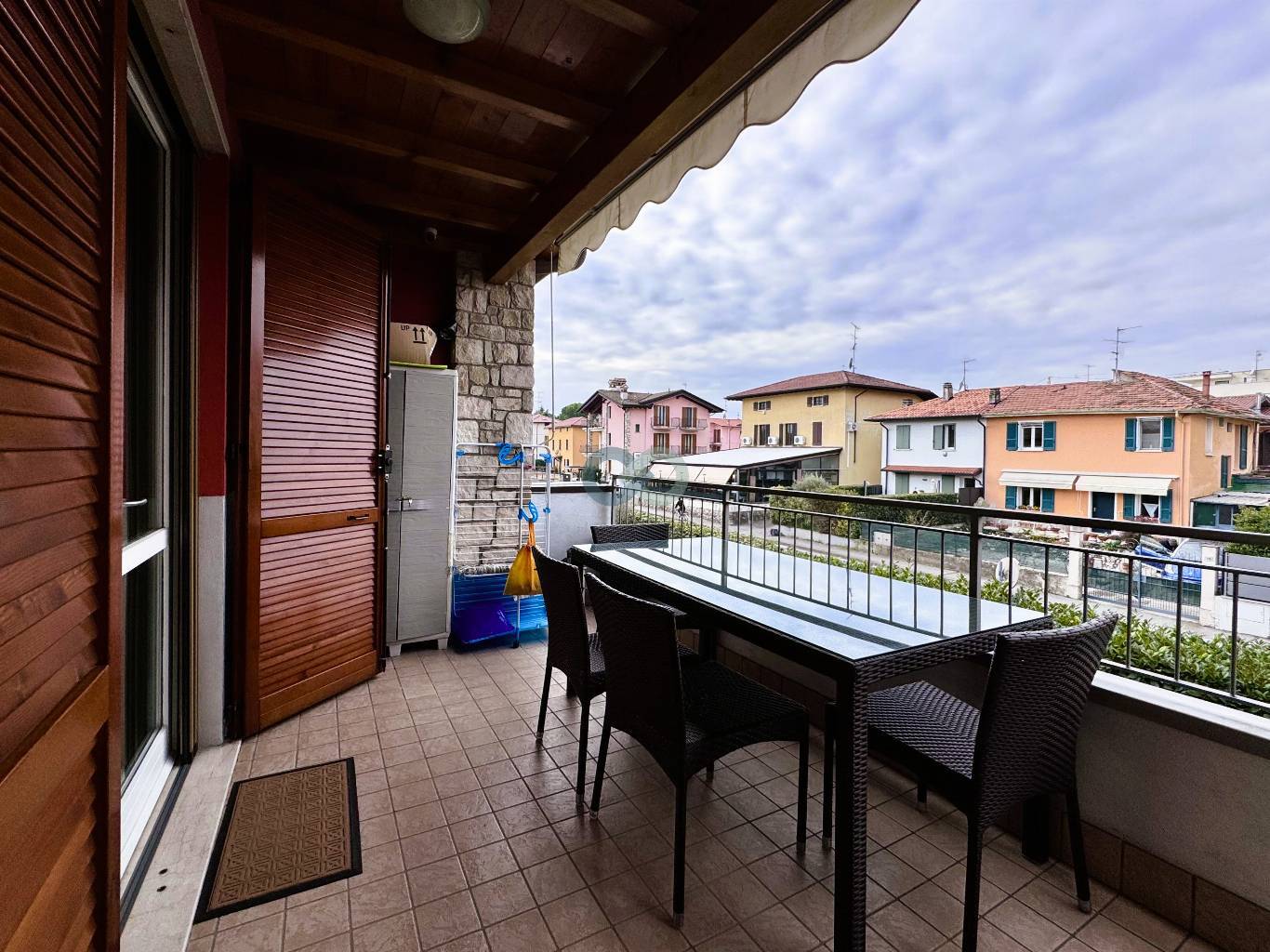 TRILOCALE CON PISCINA 12