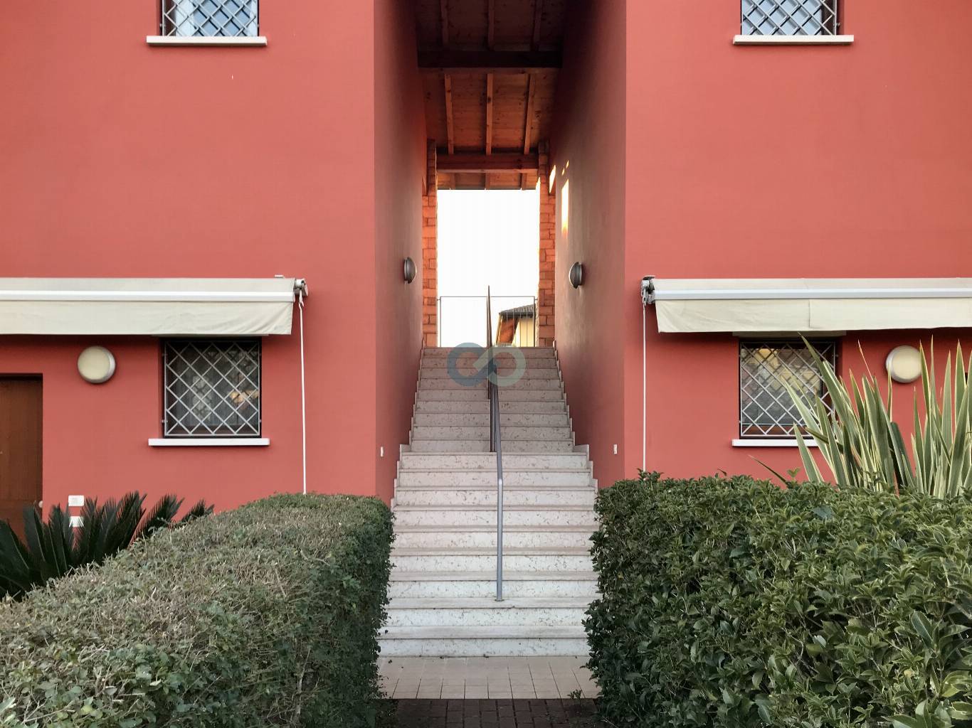 TRILOCALE CON PISCINA 27
