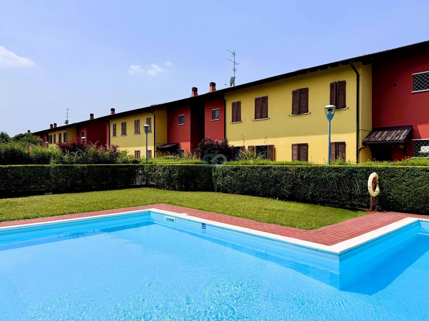 TRILOCALE CON PISCINA 28