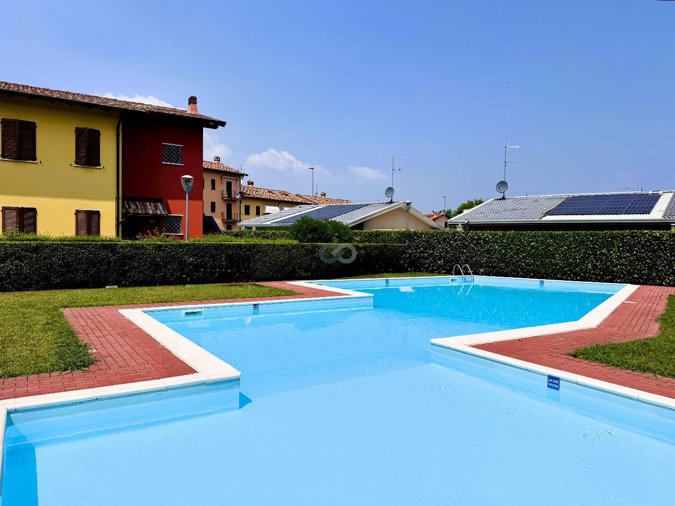 TRILOCALE CON PISCINA 29