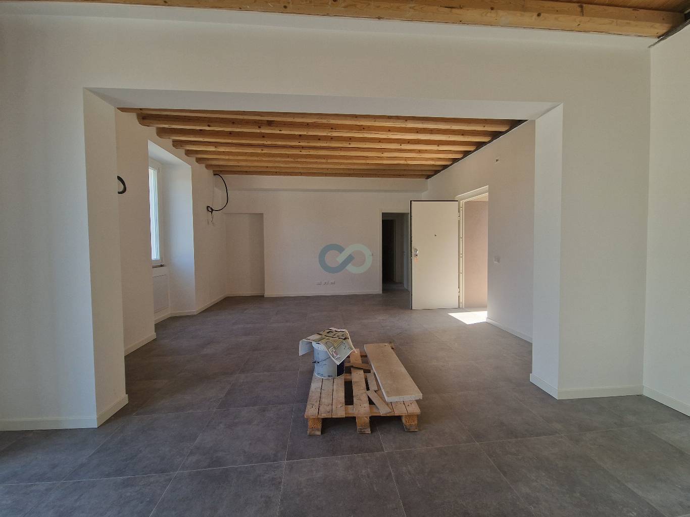 Spazioso bilocale in palazzo storico 4
