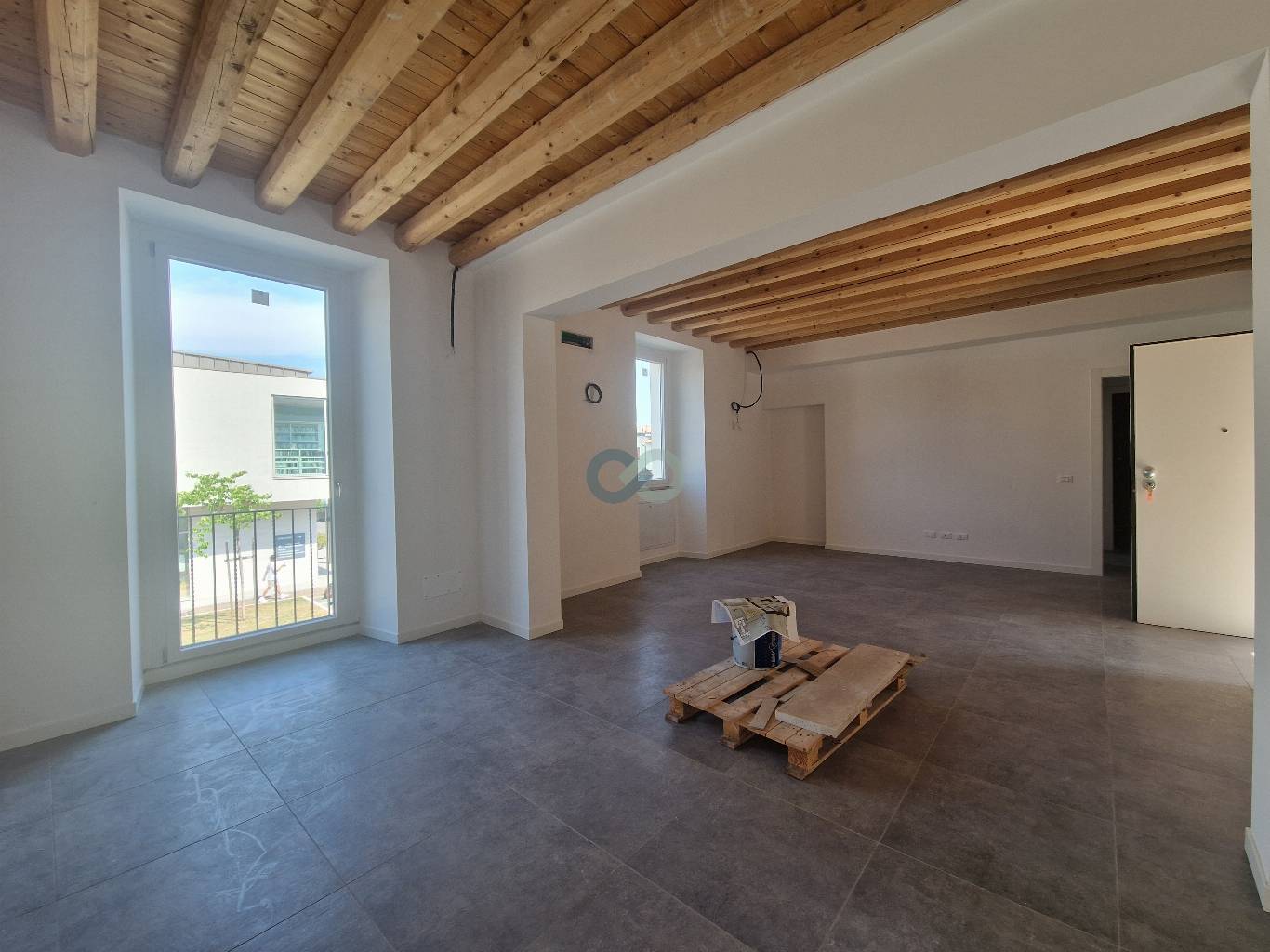 Spazioso bilocale in palazzo storico 1