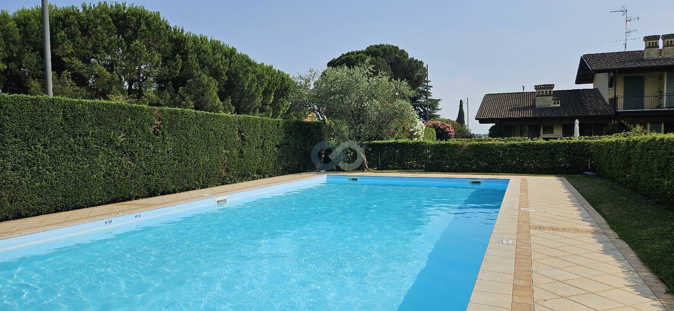 RESIDENCE CON PISCINA 2