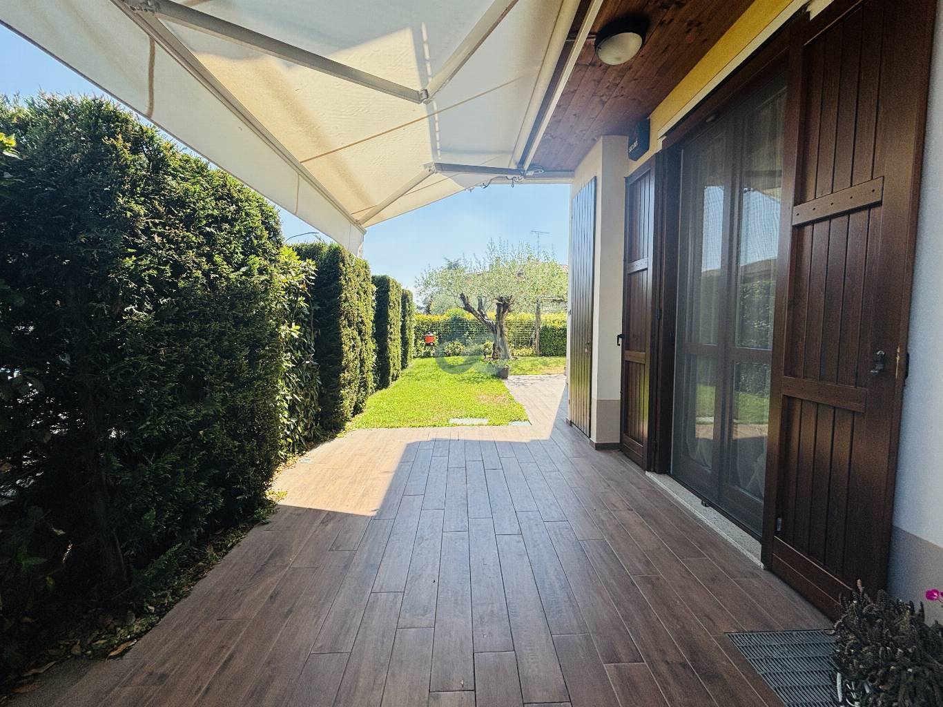 QUADRILOCALE CON AMPIO GIARDINO 17