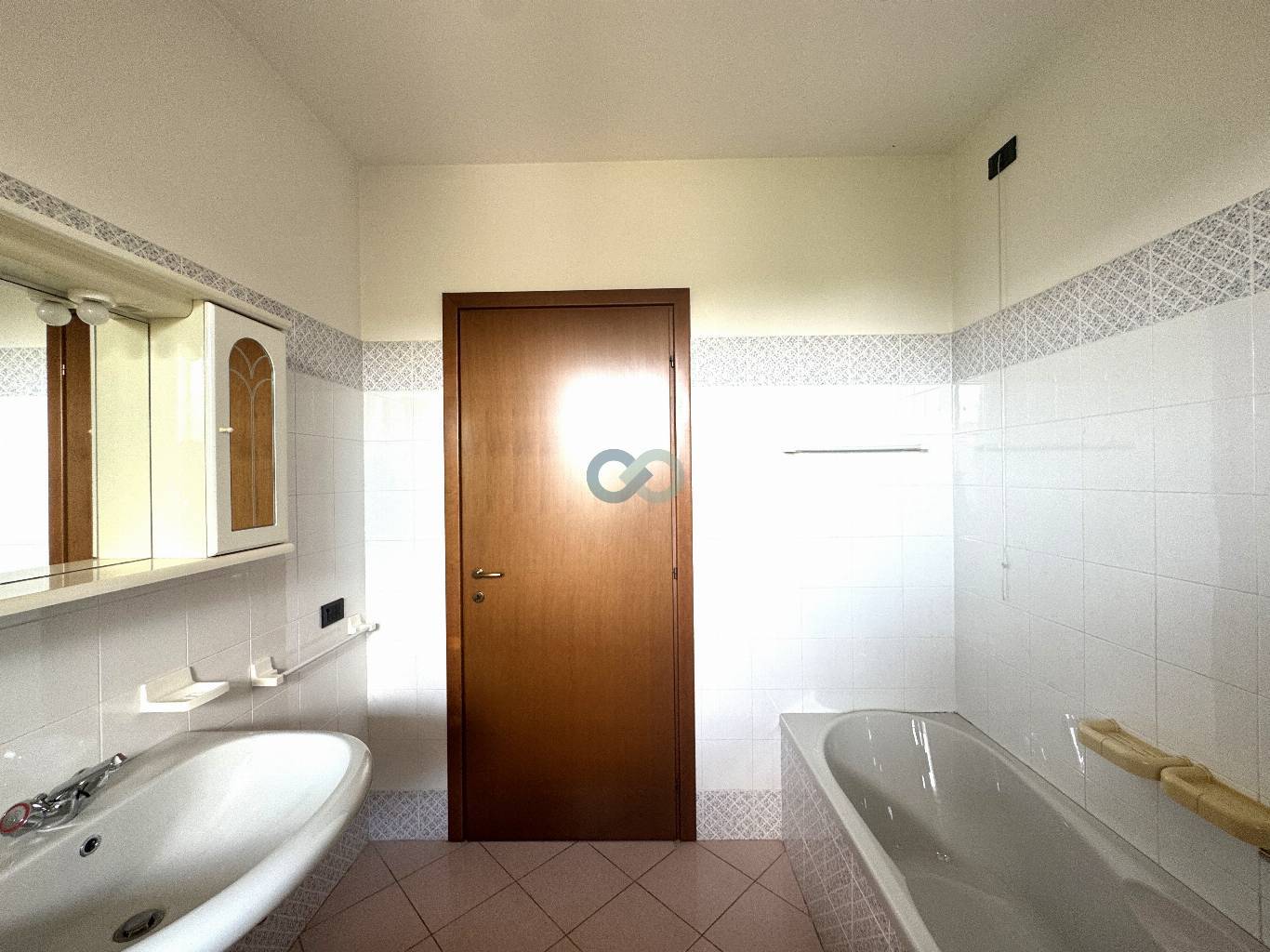 Villetta indipendente con giardino privato 15