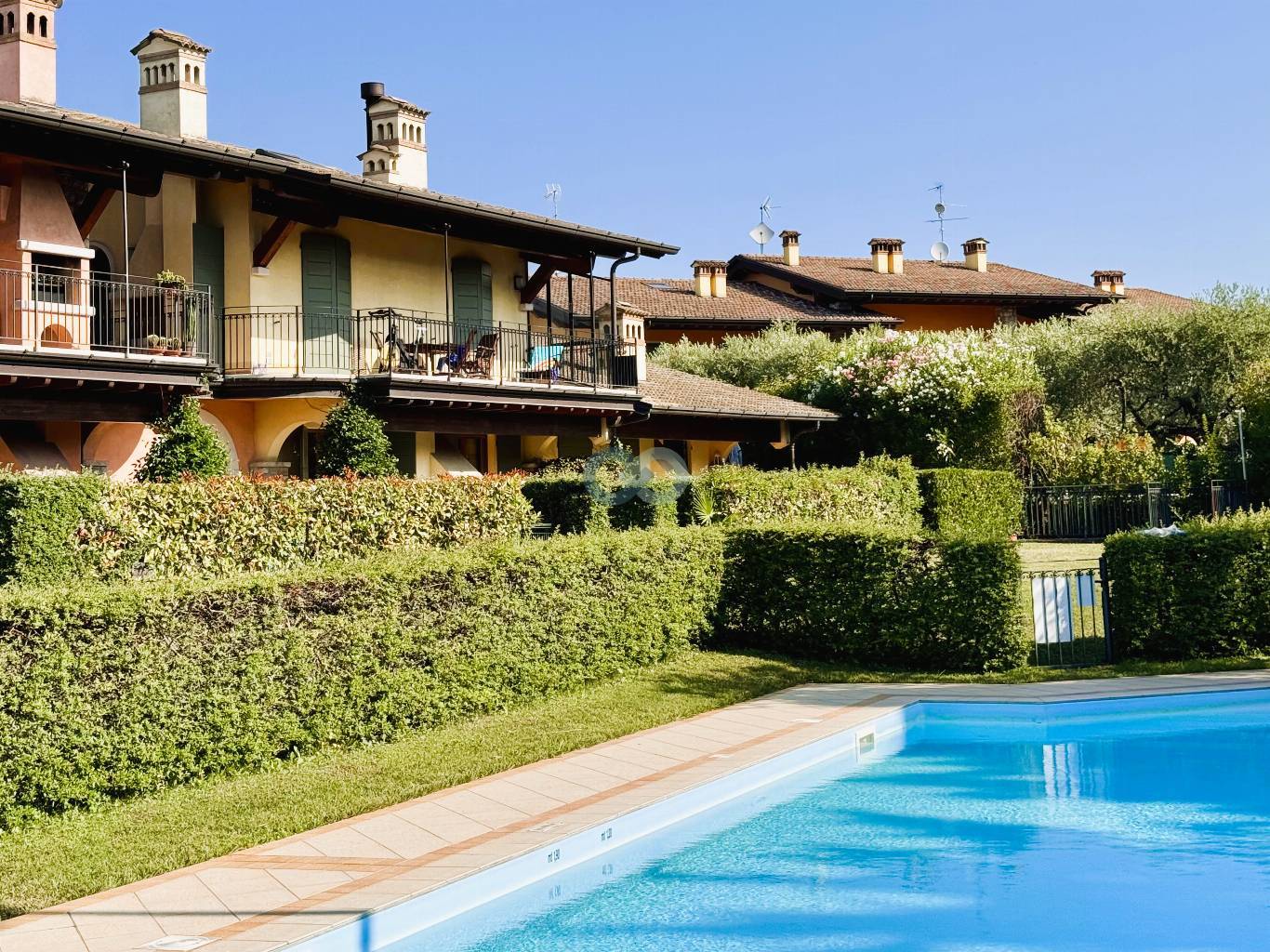 RESIDENCE CON PISCINA 3