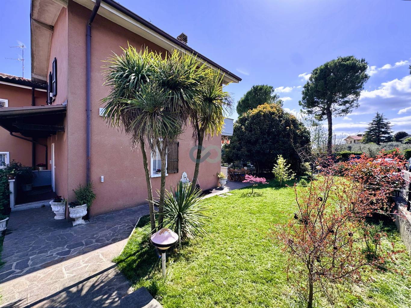 VILLA INDIPENDENTE 38