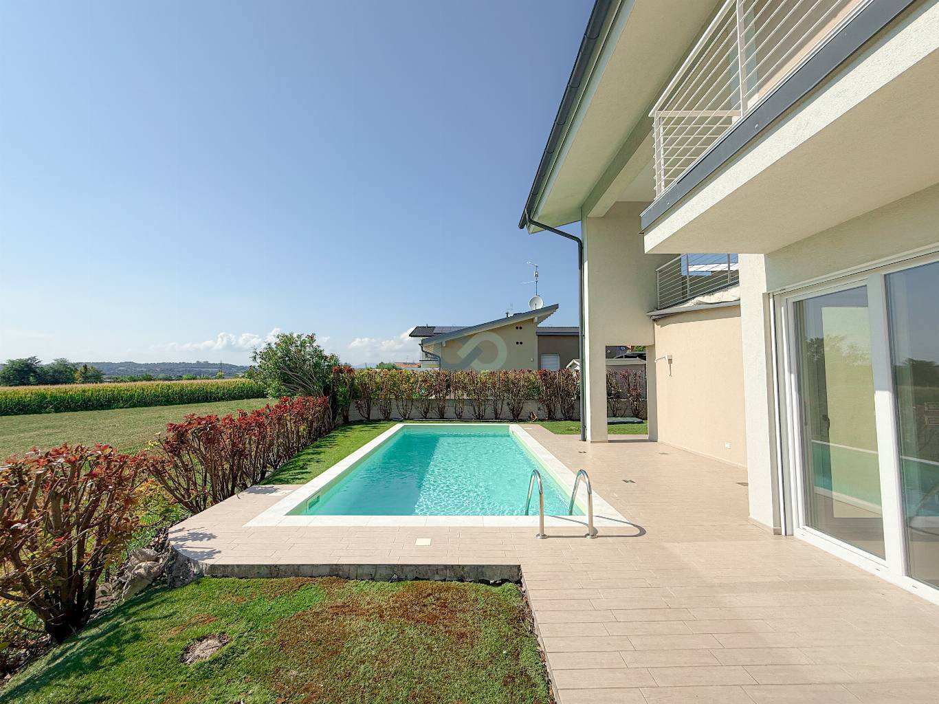 VILLA SINGOLA CON PISCINA 6