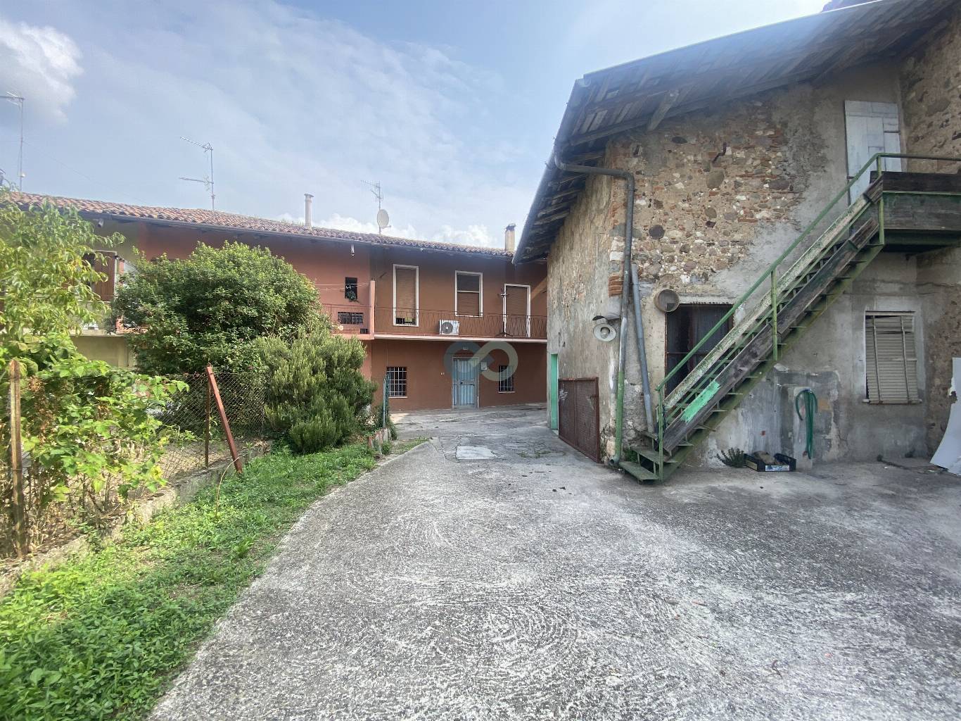 PORZIONE CASA INDIPENDENTE 18