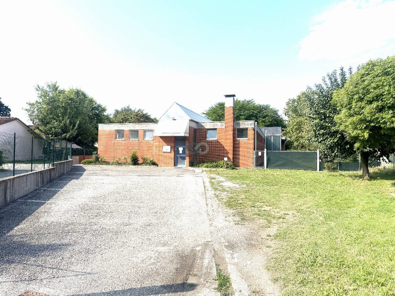 LOCALE IN AFFITTO 18