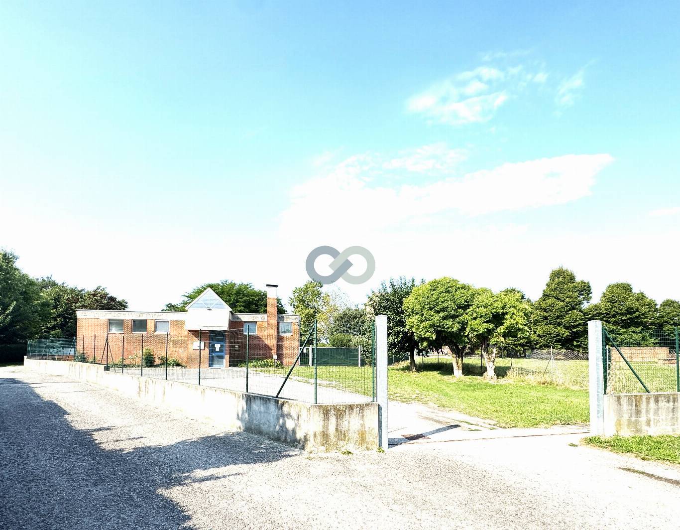 LOCALE IN AFFITTO 17