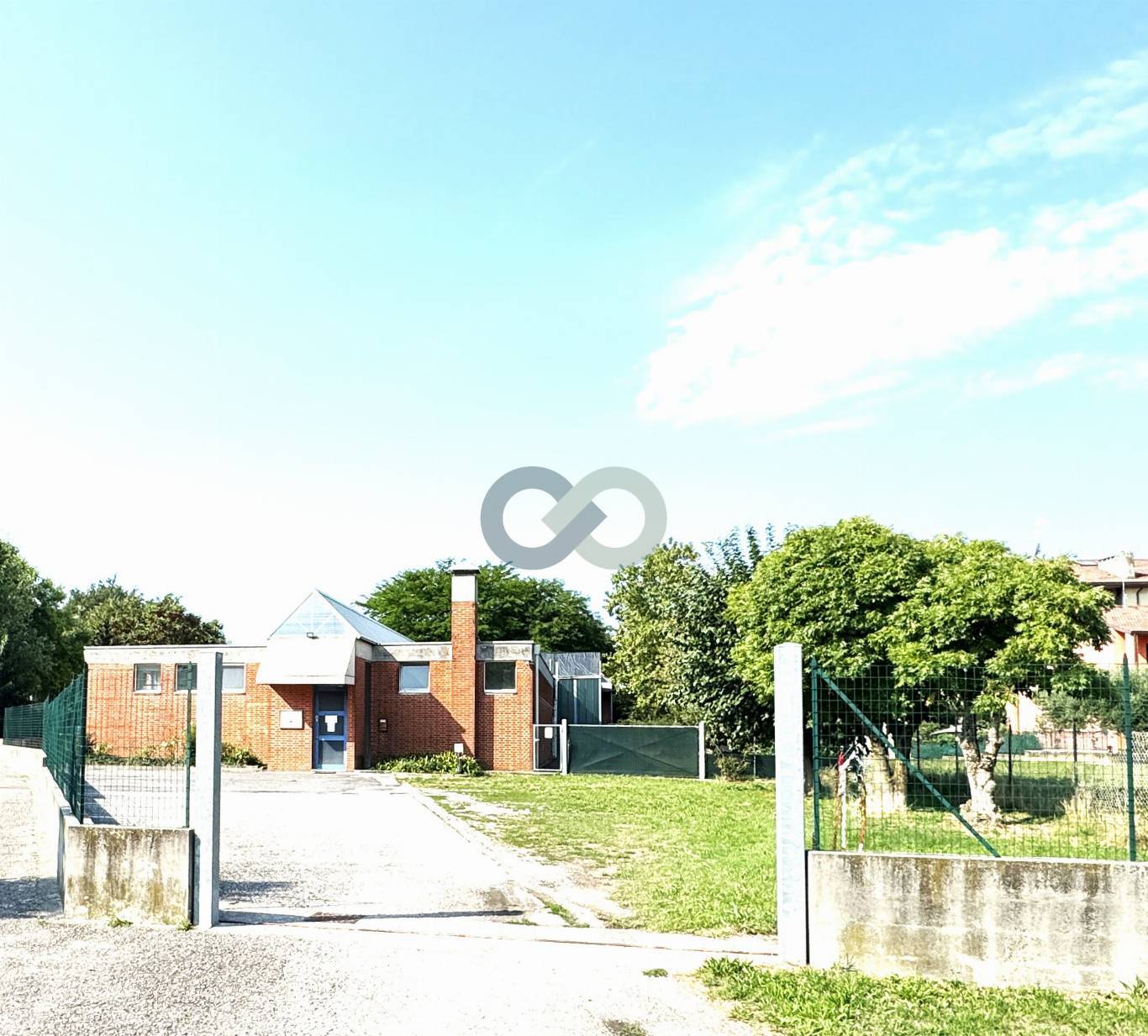 LOCALE IN AFFITTO 14