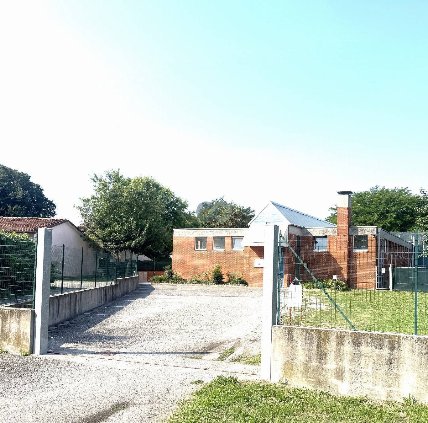 LOCALE IN AFFITTO 1
