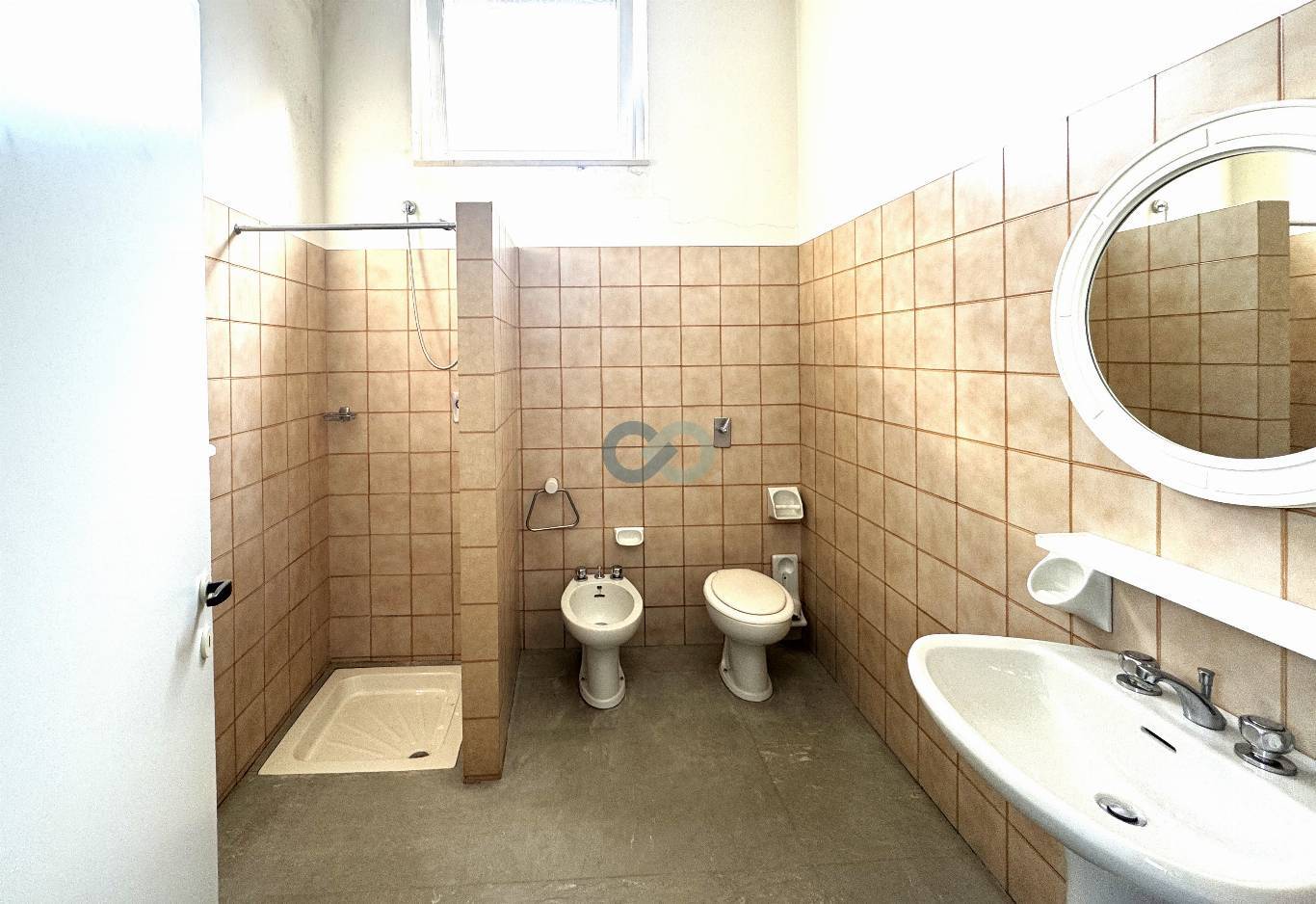 LOCALE IN AFFITTO 19