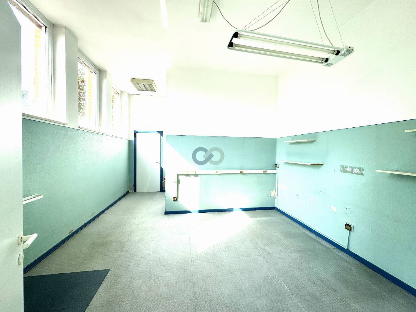 LOCALE IN AFFITTO 5