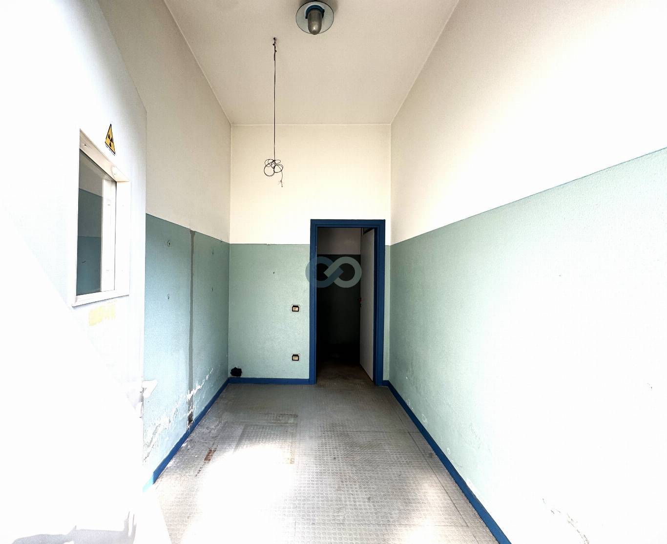 LOCALE IN AFFITTO 9