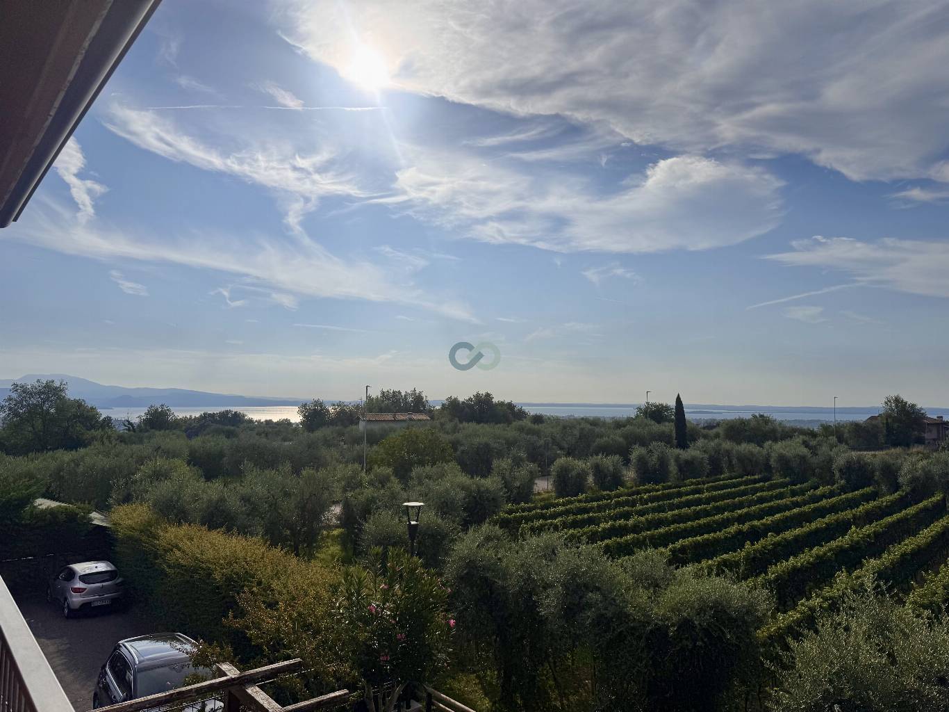 Bilocale più mansarda con splendida vista lago e sul verde circostante 4