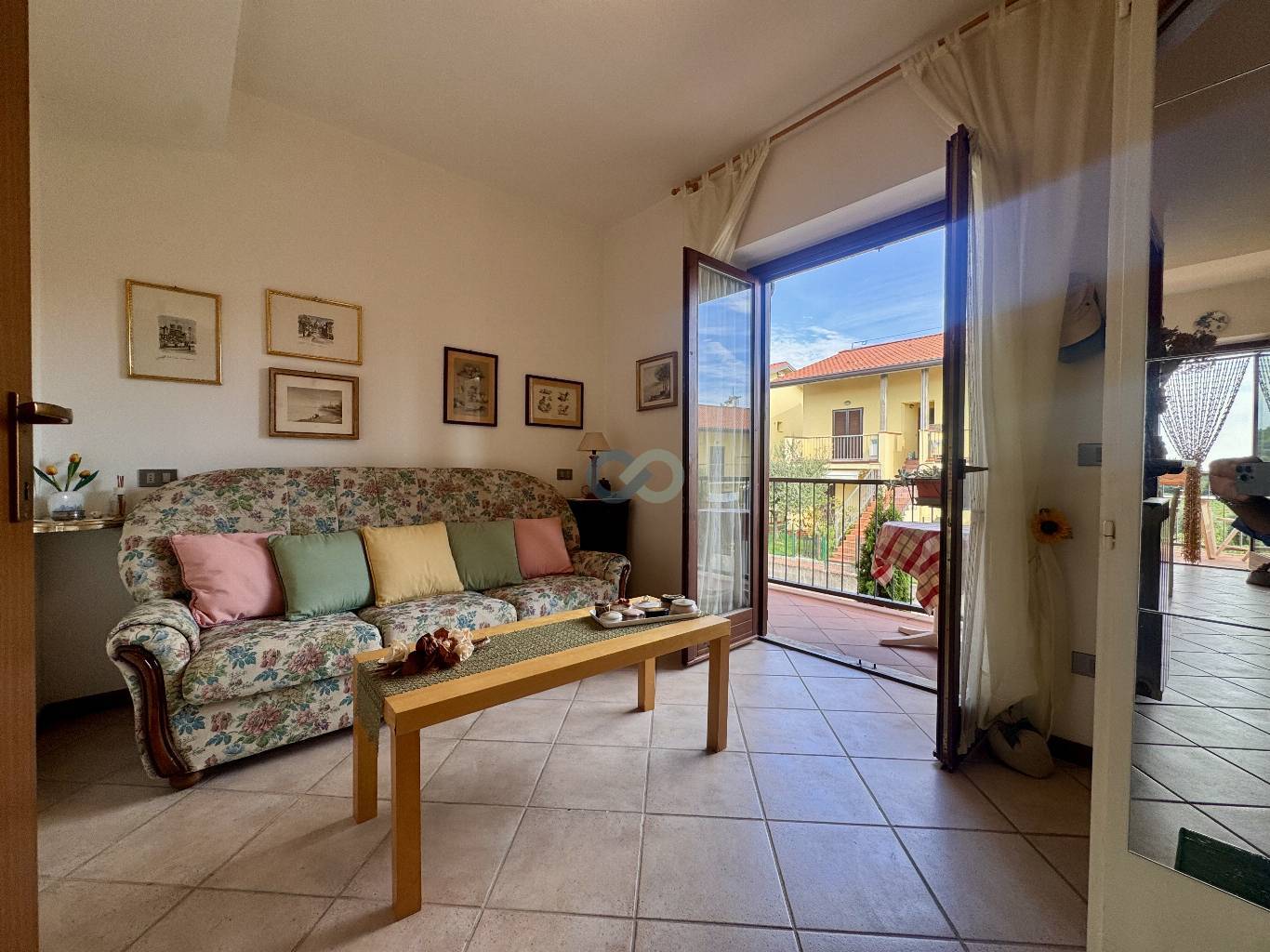 Bilocale più mansarda con splendida vista lago e sul verde circostante 14