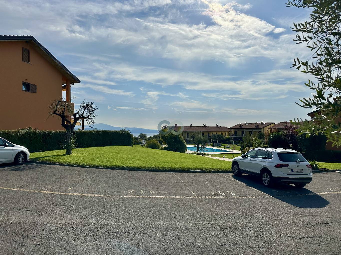 Bilocale più mansarda con splendida vista lago e sul verde circostante 19
