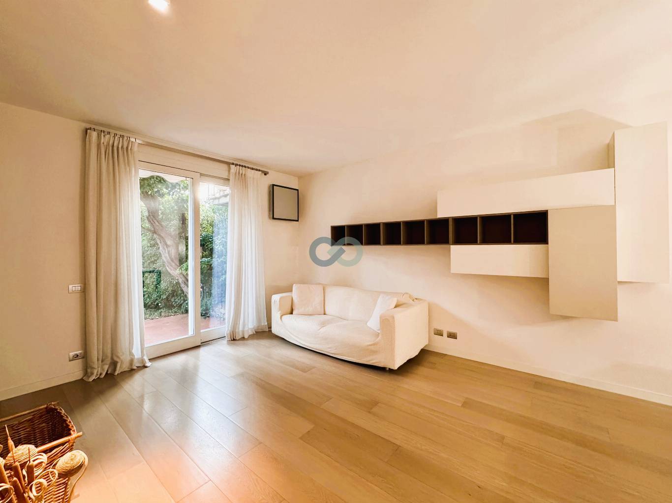 VILLA A SCHIERA 10