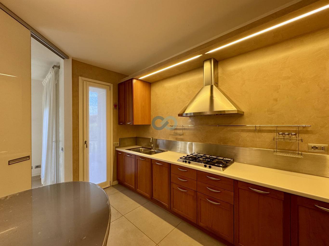 VILLA A SCHIERA 15