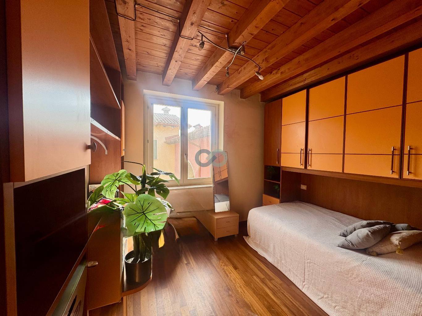 APPARTAMENTO CON TERRAZZO 8