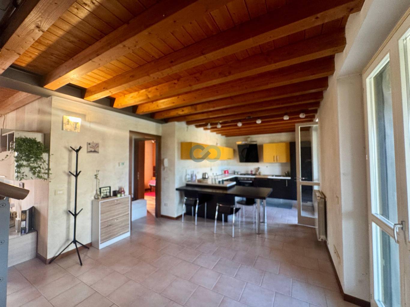 APPARTAMENTO CON TERRAZZO 6
