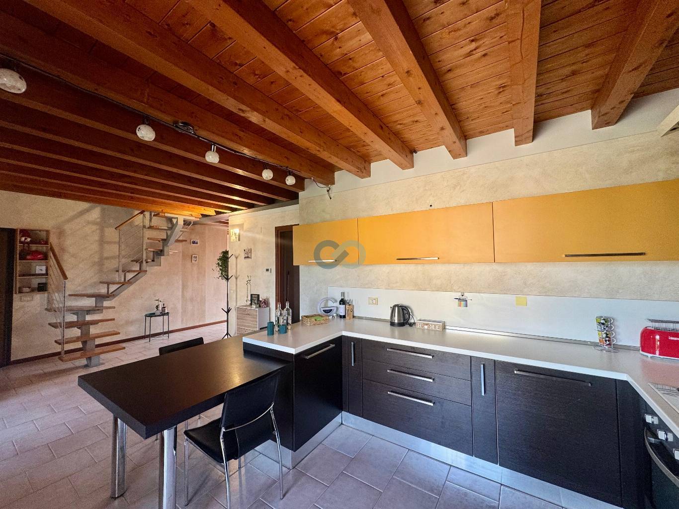 APPARTAMENTO CON TERRAZZO 4