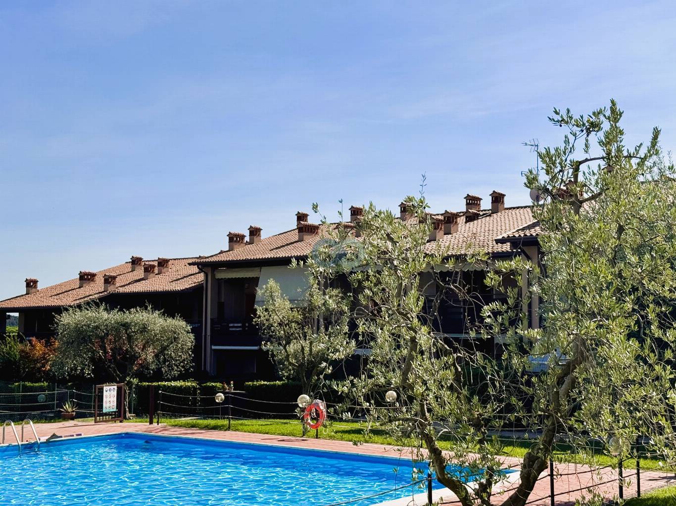 RESIDENCE CON PISCINA 1