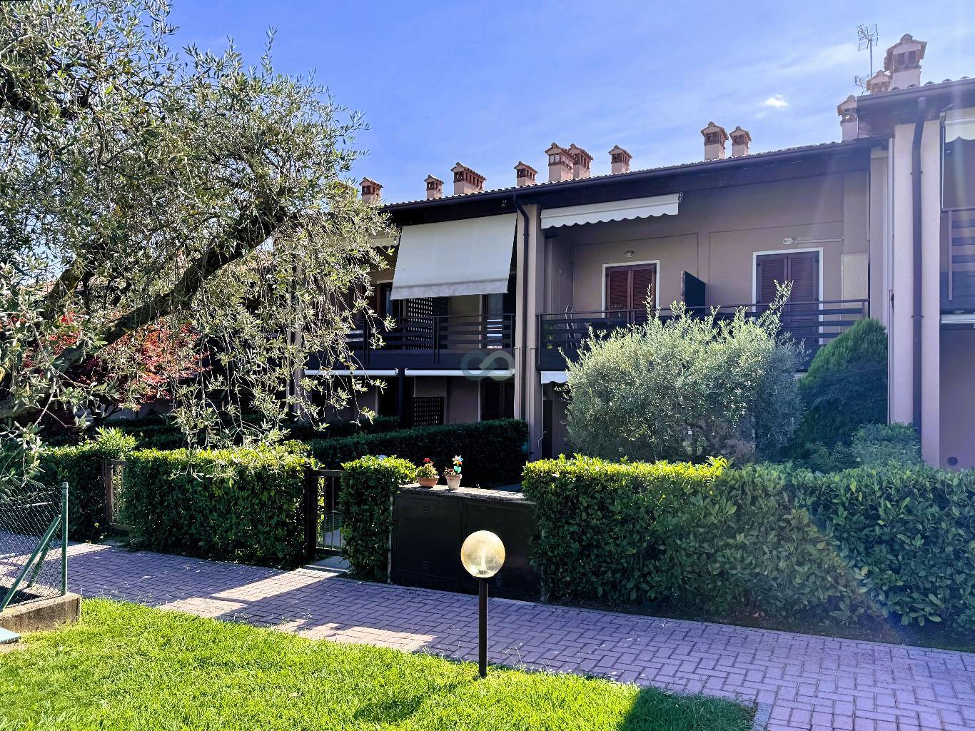 RESIDENCE CON PISCINA 2