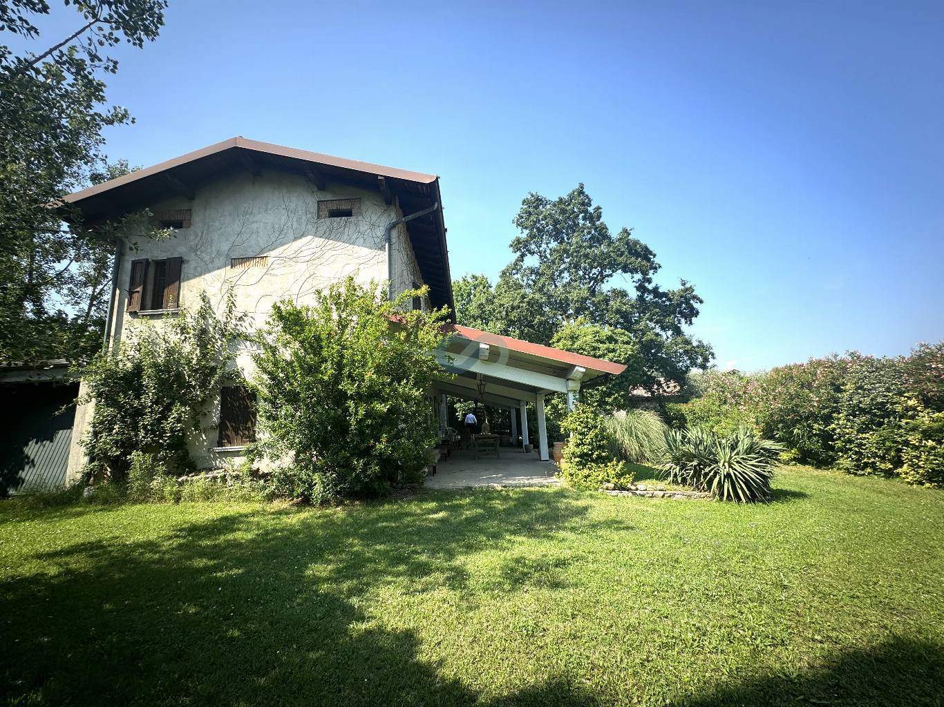 RUSTICO con TERRENO 2